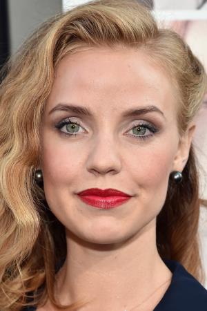 Kelli Garner's poster