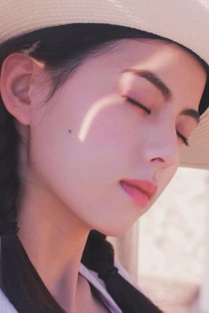 Huang Riying's poster