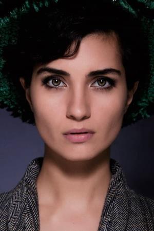 Tuba Büyüküstün Poster