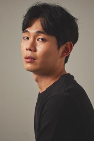 Ryu Kyung-soo's poster