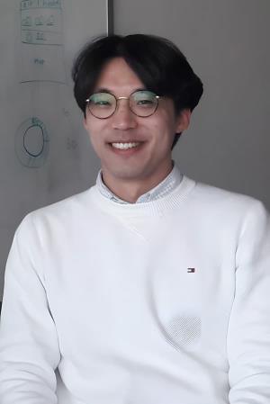 Hong Jun-pyo's poster